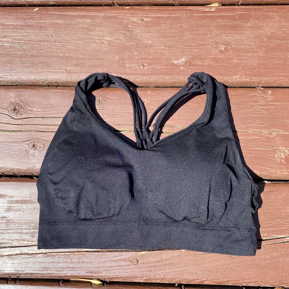 Black sports bra